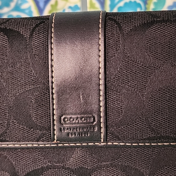Coach Black Signature Tri-fold Wallet - Picture 2 of 9